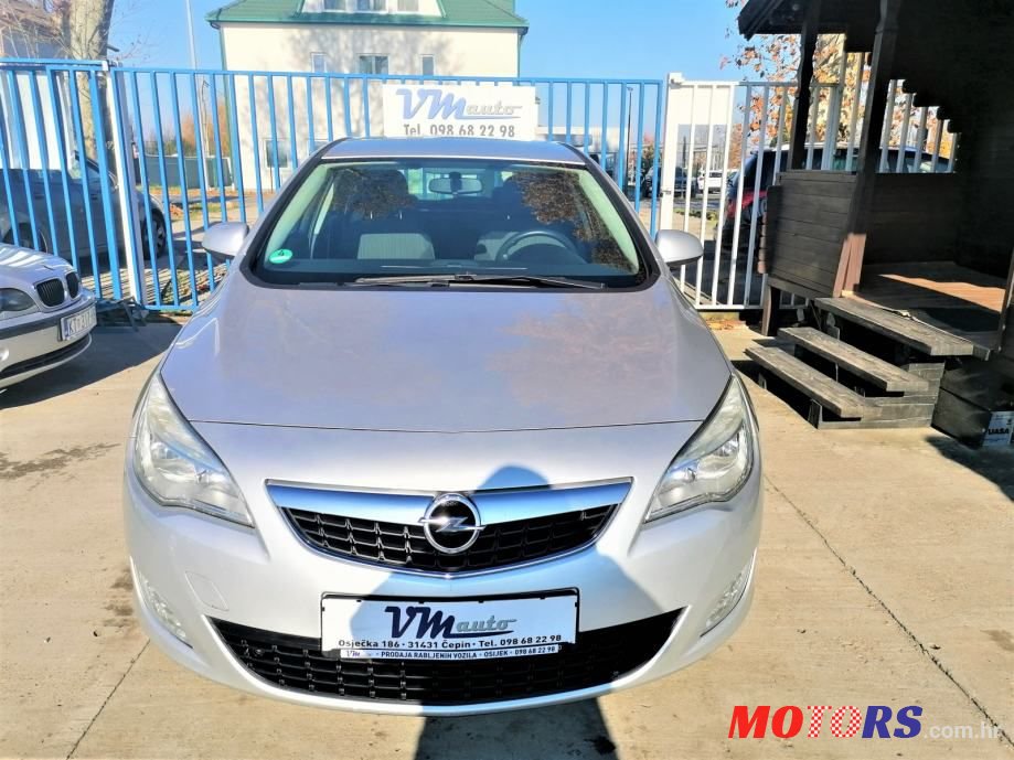 2011' Opel Astra 1,7 Cdti photo #1