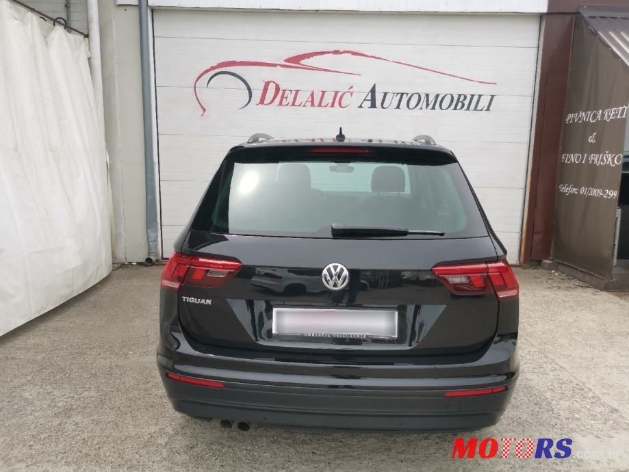 2018' Volkswagen Tiguan photo #6