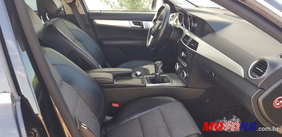 2011' Mercedes-Benz C-Klasa 200 Cdi photo #4