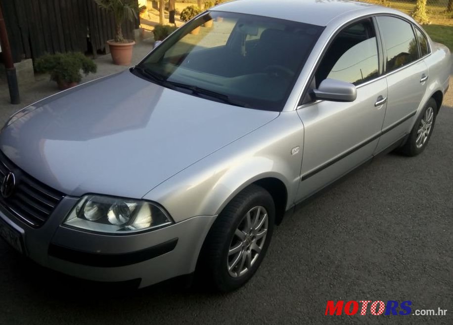 2002' Volkswagen Passat 1,9 Tdi photo #1