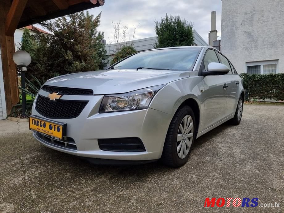 2011' Chevrolet Cruze 1,6 Ls photo #2