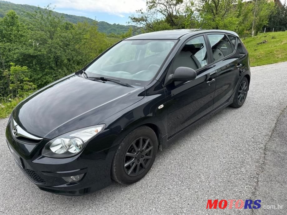 2010' Hyundai i30 photo #1