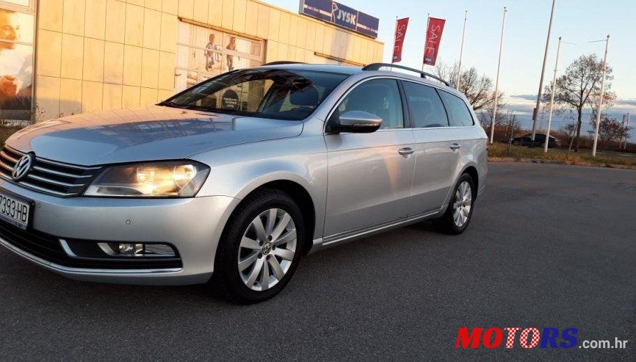 2010' Volkswagen Passat Variant photo #2