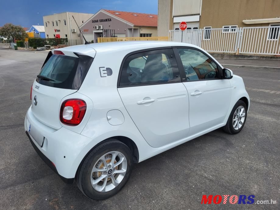 2017' Smart Forfour photo #5