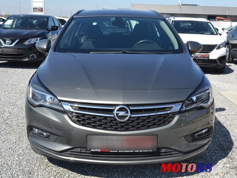 2017' Opel Astra Karavan photo #2