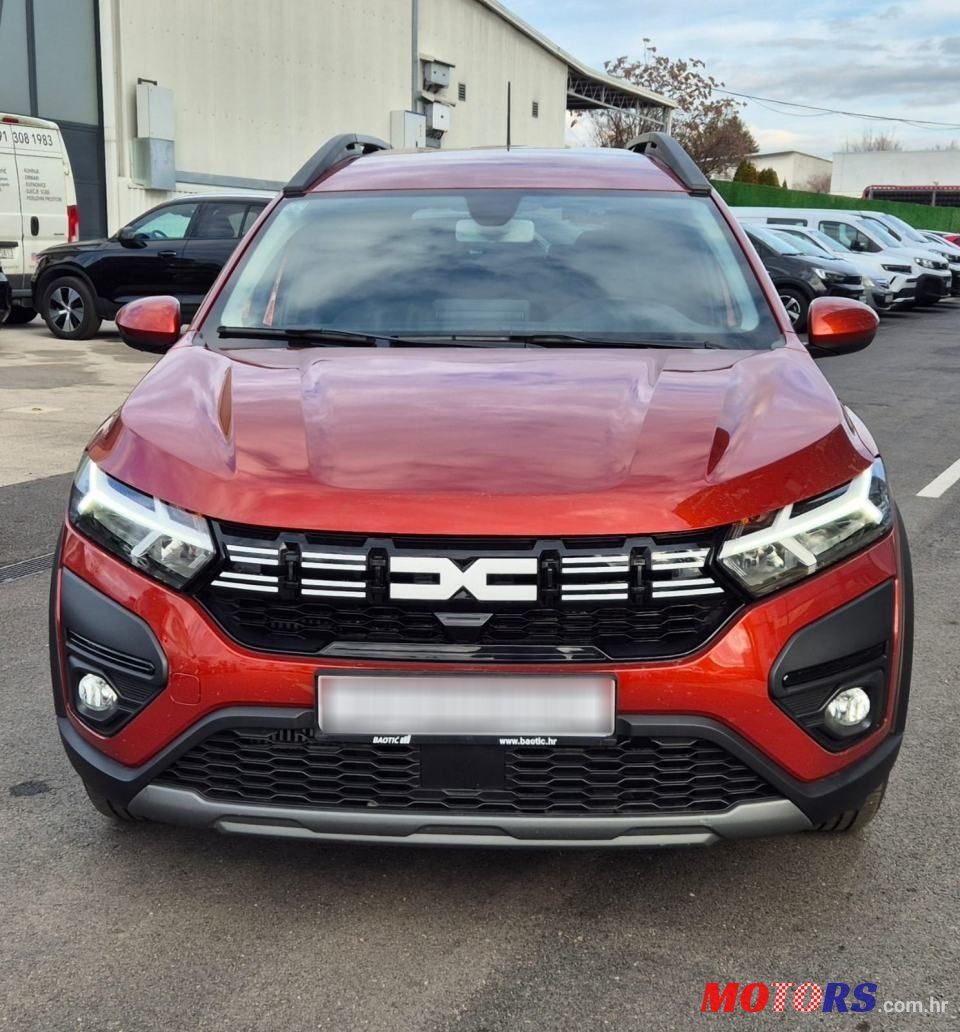 2024' Dacia Jogger photo #3