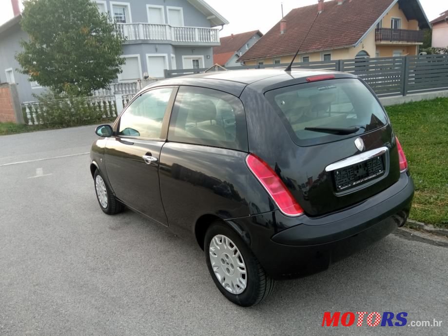 2005' Lancia Y 1,2 photo #3