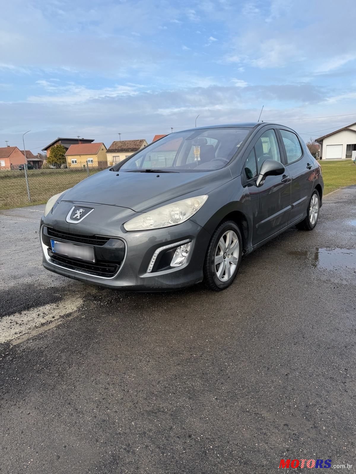 2011' Peugeot 308 1,6 E-Hdi photo #1