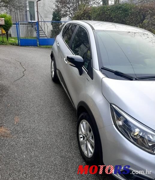 2019' Renault Captur Dci photo #3