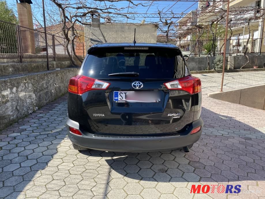 2013' Toyota RAV4 photo #5