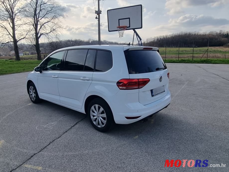 2017' Volkswagen Touran 2,0 Tdi photo #3