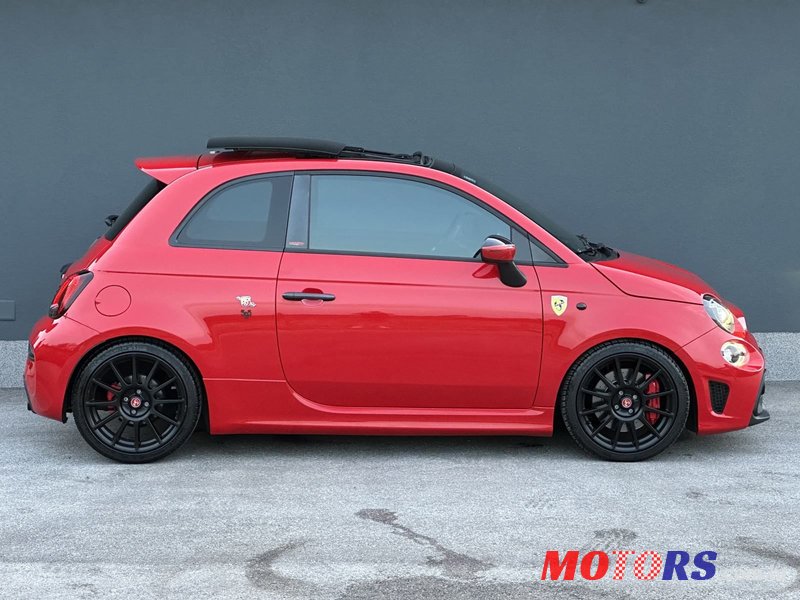 2021' Fiat 500 Abarth photo #5