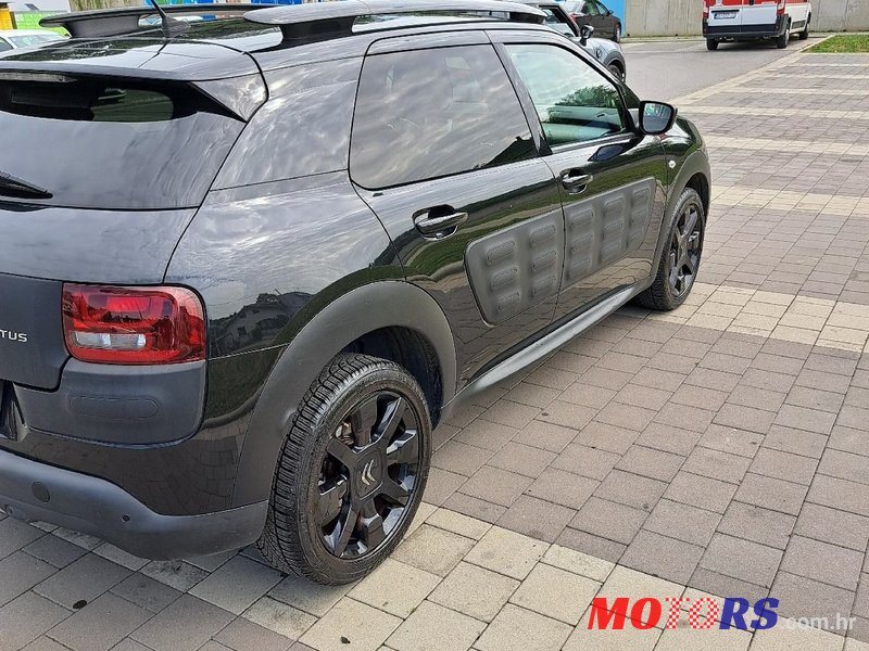 2015' Citroen C4 Cactus 1,6 Bluehdi photo #2