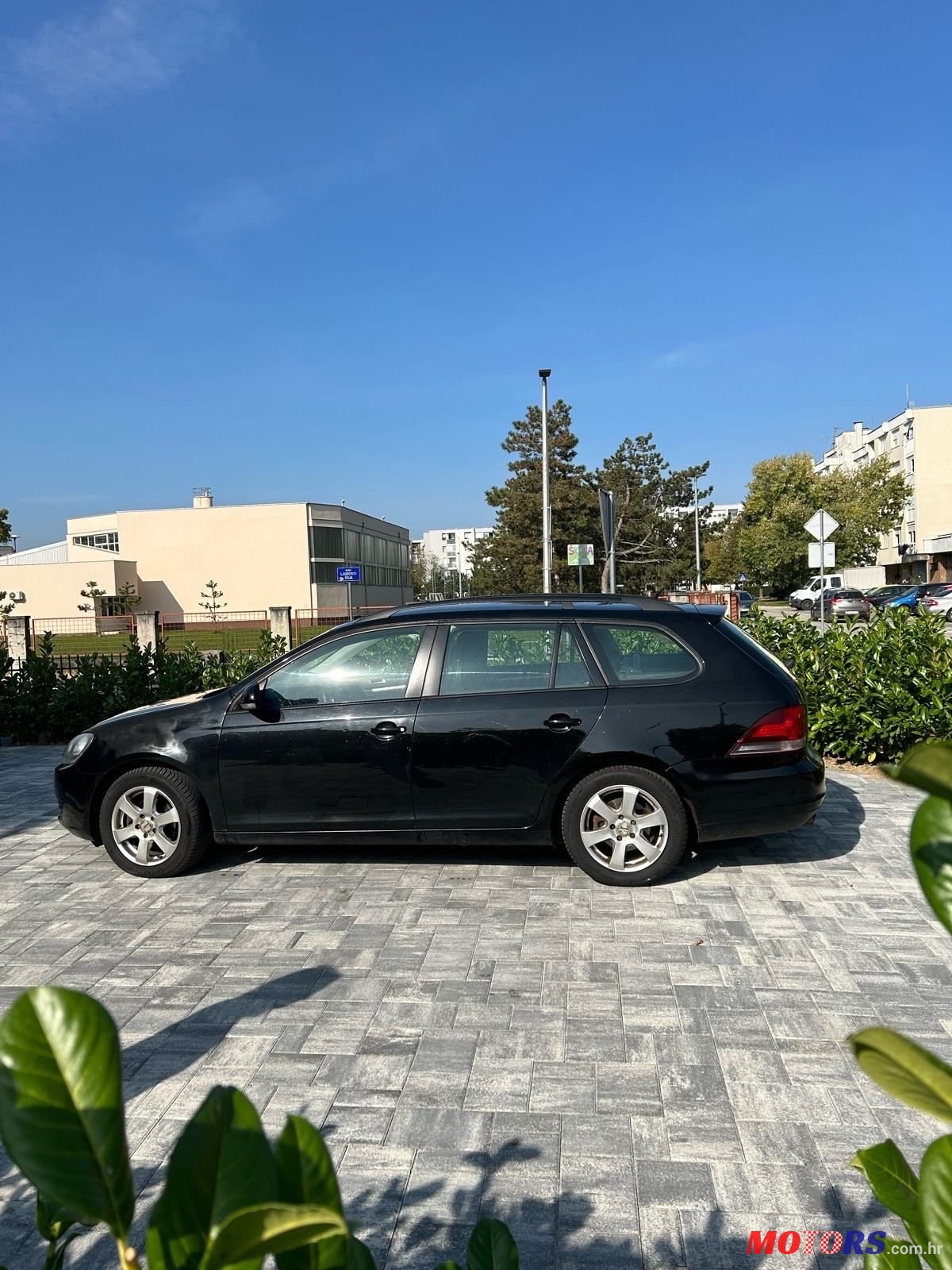 2010' Volkswagen Golf VI Variant photo #3