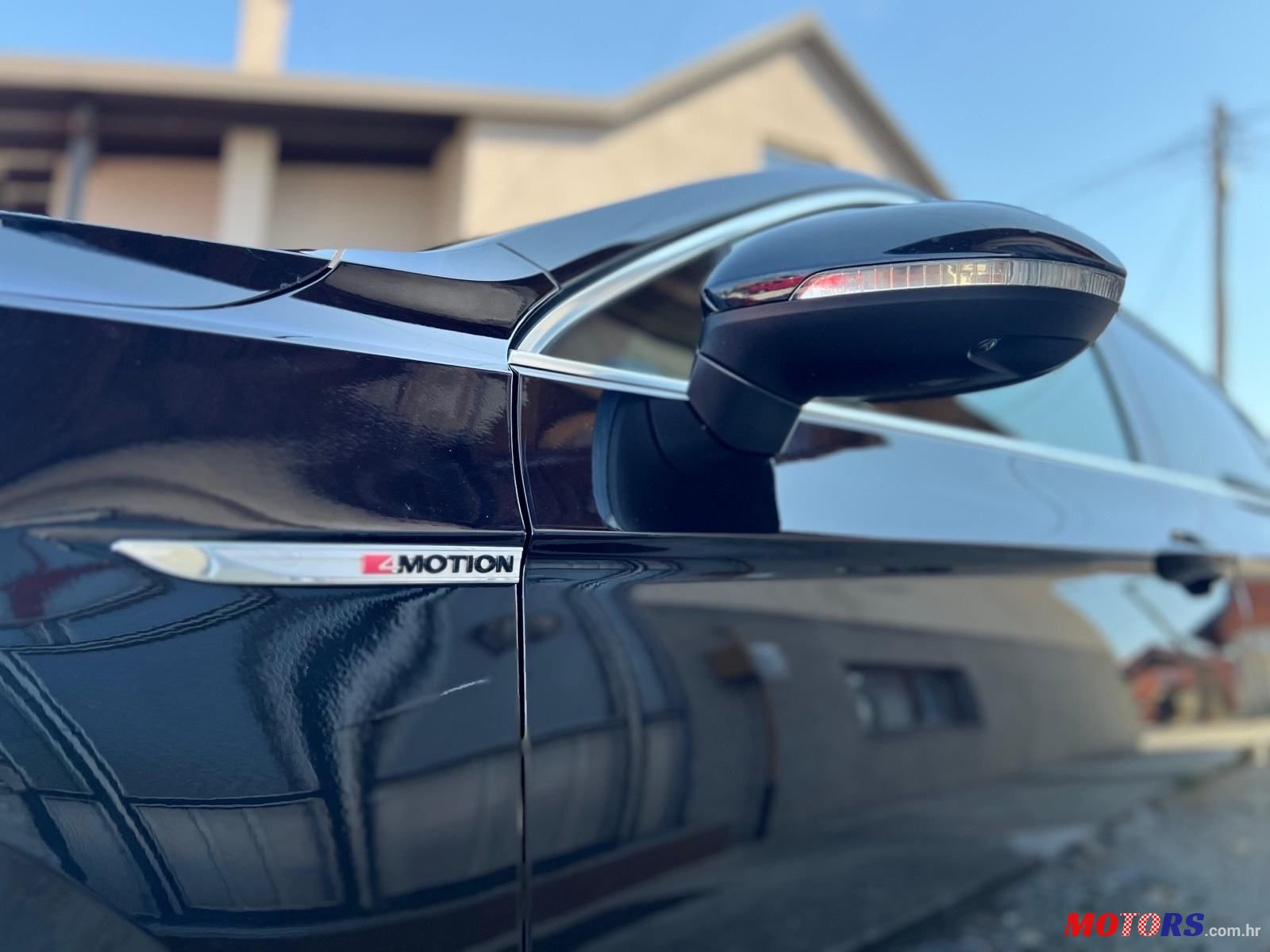 2017' Volkswagen Passat 4Motion photo #4