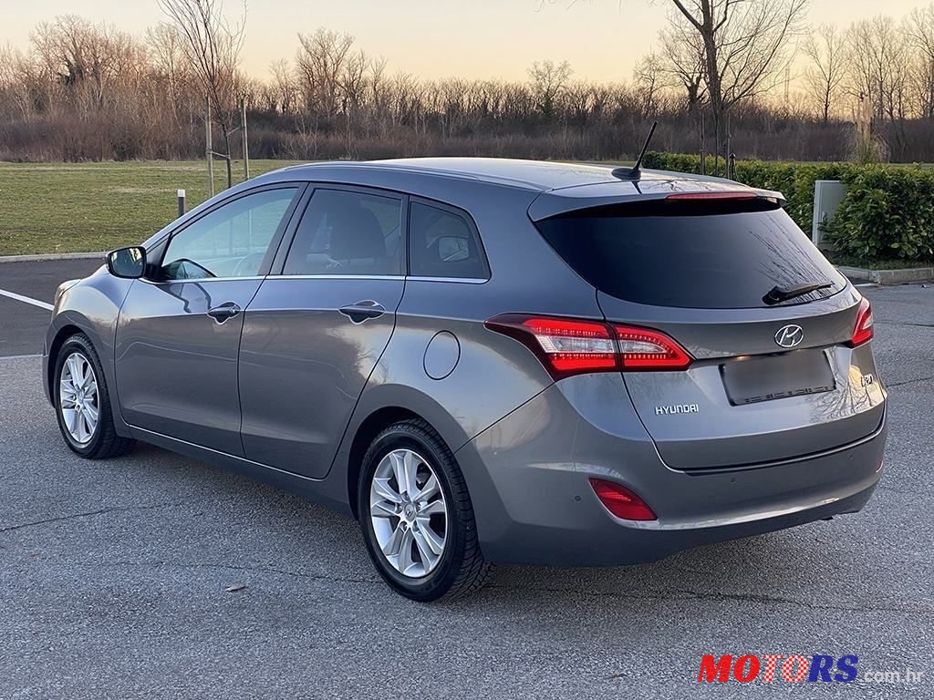 2014' Hyundai i30 Cw 1,6 Crdi photo #5