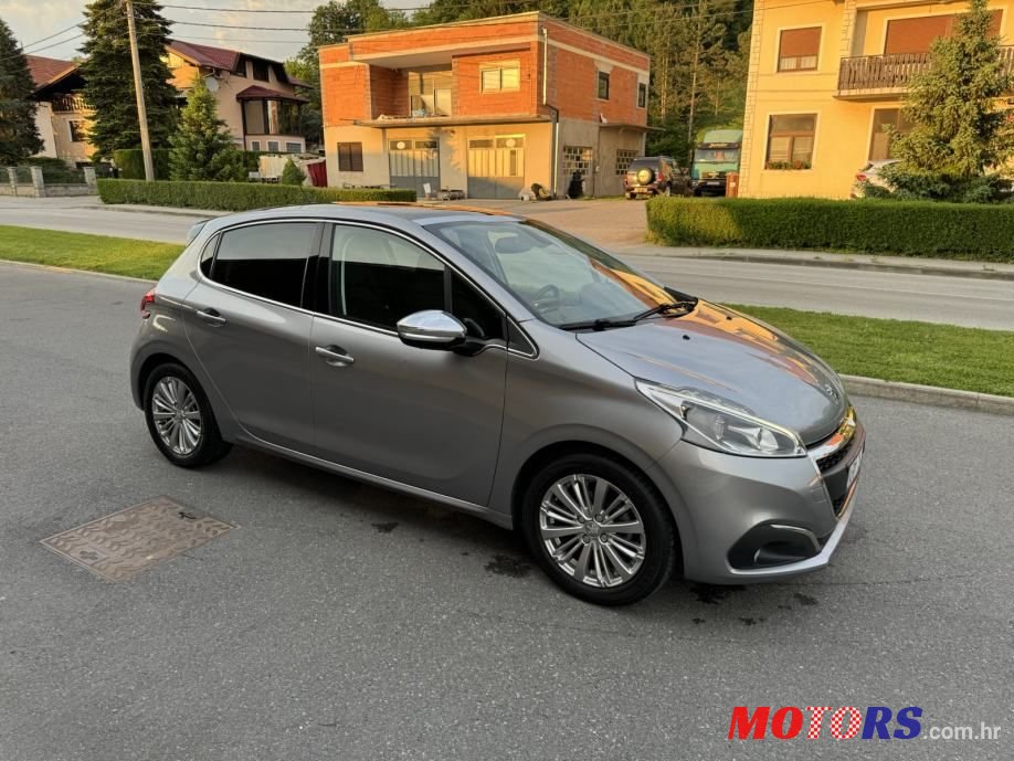 2020' Peugeot 208 1,5 Bluehdi photo #1