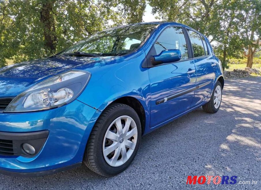 2007' Renault Clio 1,5 Dci photo #1