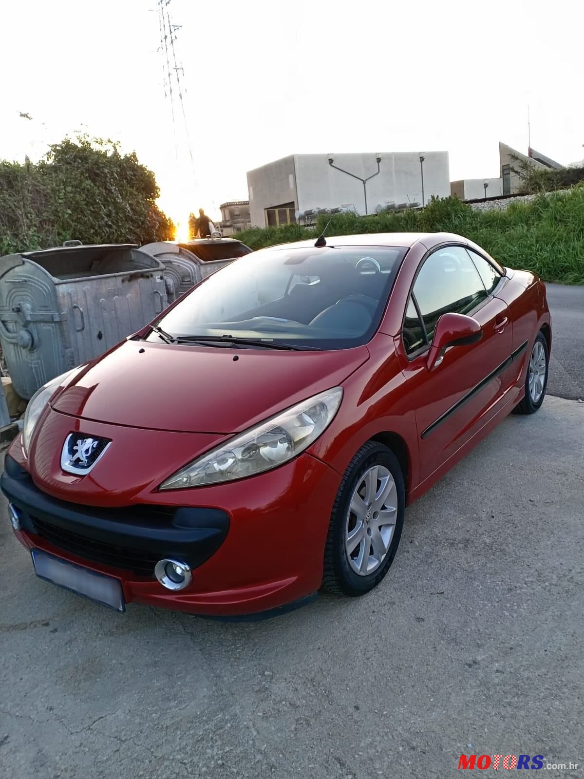 2007' Peugeot 207 Cc Sport photo #2