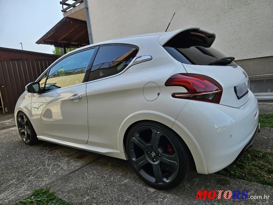 2013' Peugeot 208 photo #3