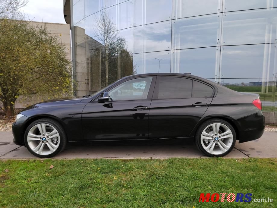 2016' BMW Serija 3 316D photo #2