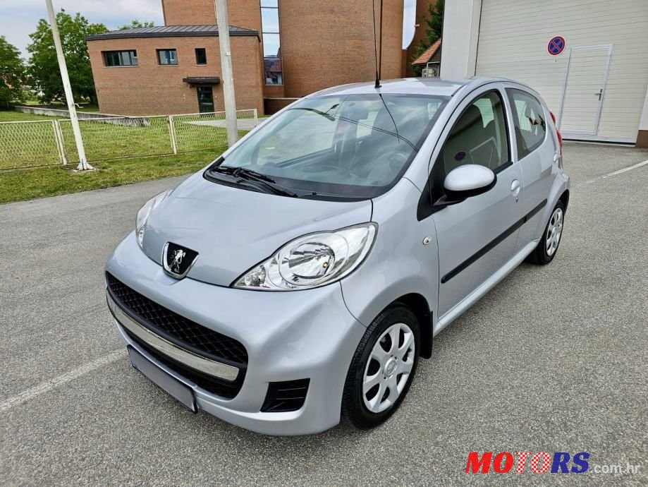 2009' Peugeot 107 1,0 photo #5