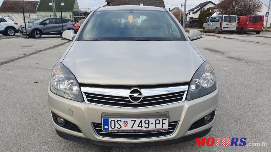 2010' Opel Astra Karavan photo #2