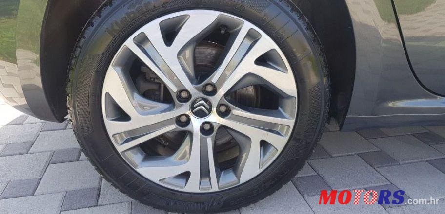 2015' Citroen C4 Picasso photo #3