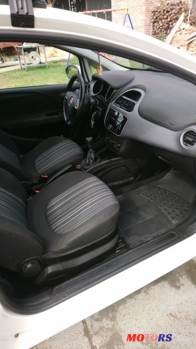 2010' Fiat Punto Evo photo #7