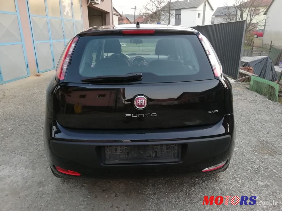 2011' Fiat Punto Evo photo #4