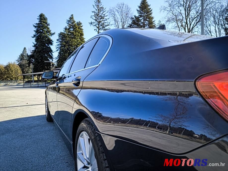 2010' BMW Serija 5 530D photo #5