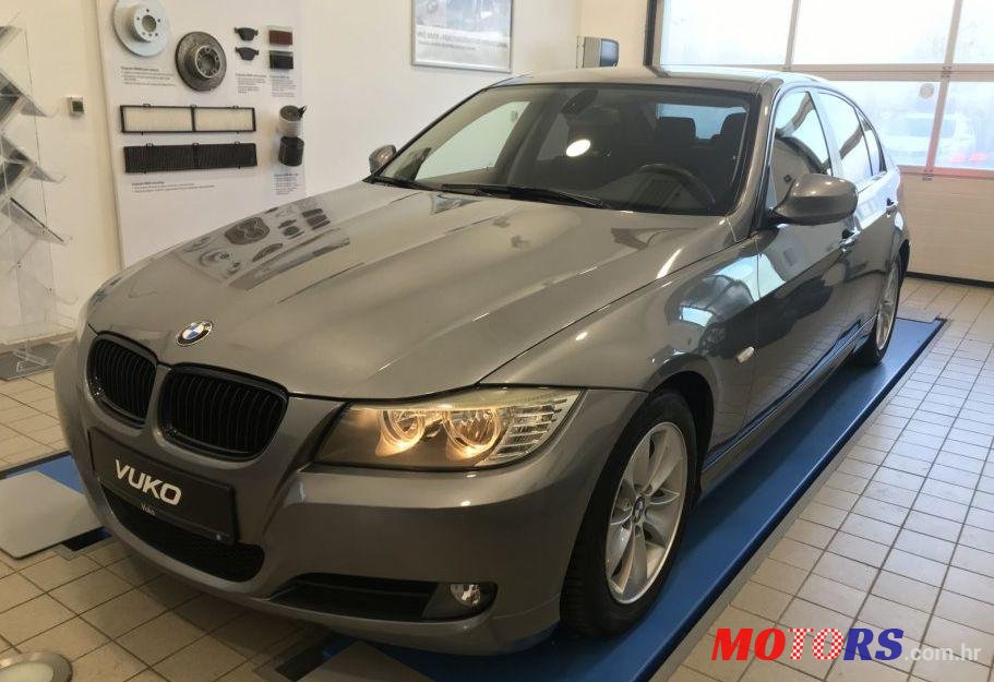 2011' BMW Serija 3 318D photo #1