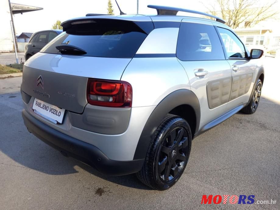 2017' Citroen C4 Cactus photo #4