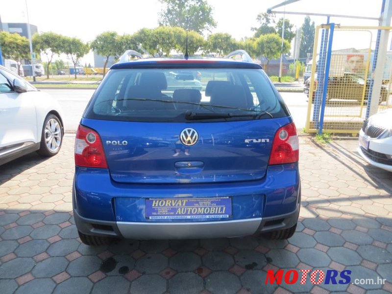 2005' Volkswagen Polo photo #5