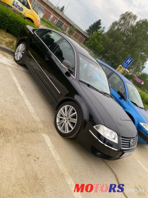 2004' Volkswagen Passat photo #3