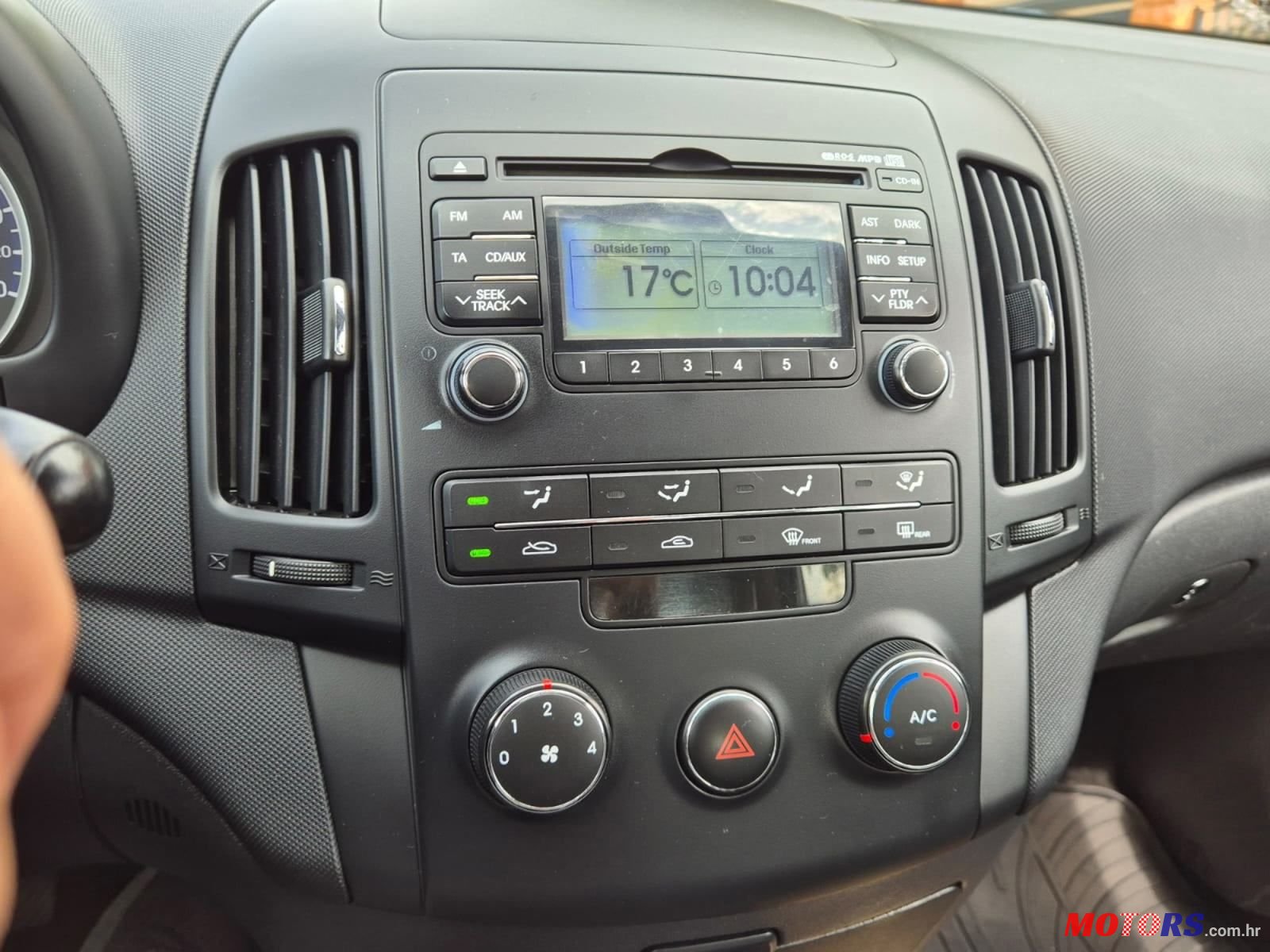 2011' Hyundai i30 1,6 Crdi photo #6