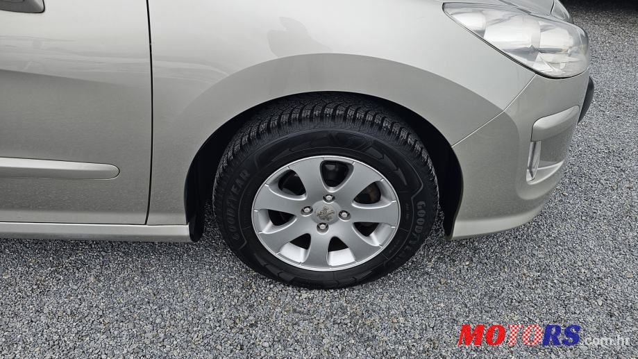 2008' Peugeot 308 Sw photo #3