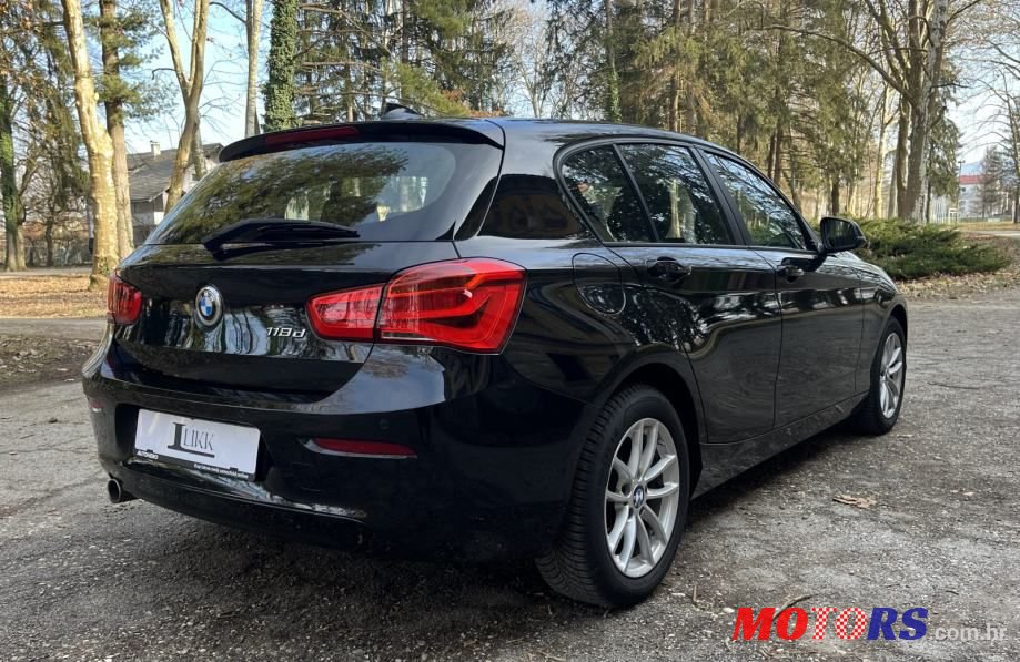2017' BMW Serija 1 118D photo #6