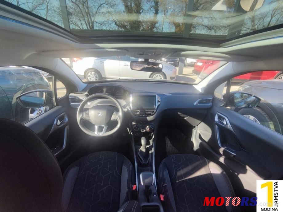 2017' Peugeot 2008 photo #6