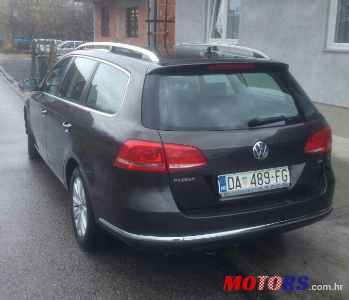 2012' Volkswagen Passat Variant photo #1