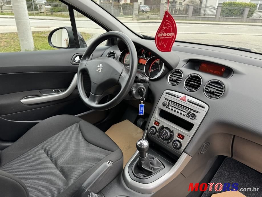 2012' Peugeot 308 1.4 photo #5