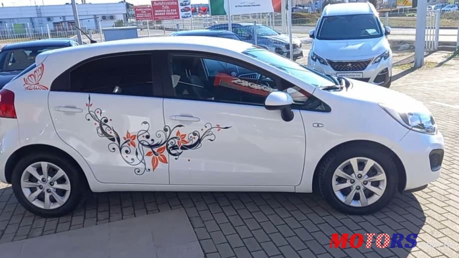 2015' Kia Rio photo #3