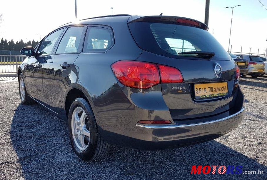 2014' Opel Astra Karavan 1,6 Cdti photo #2