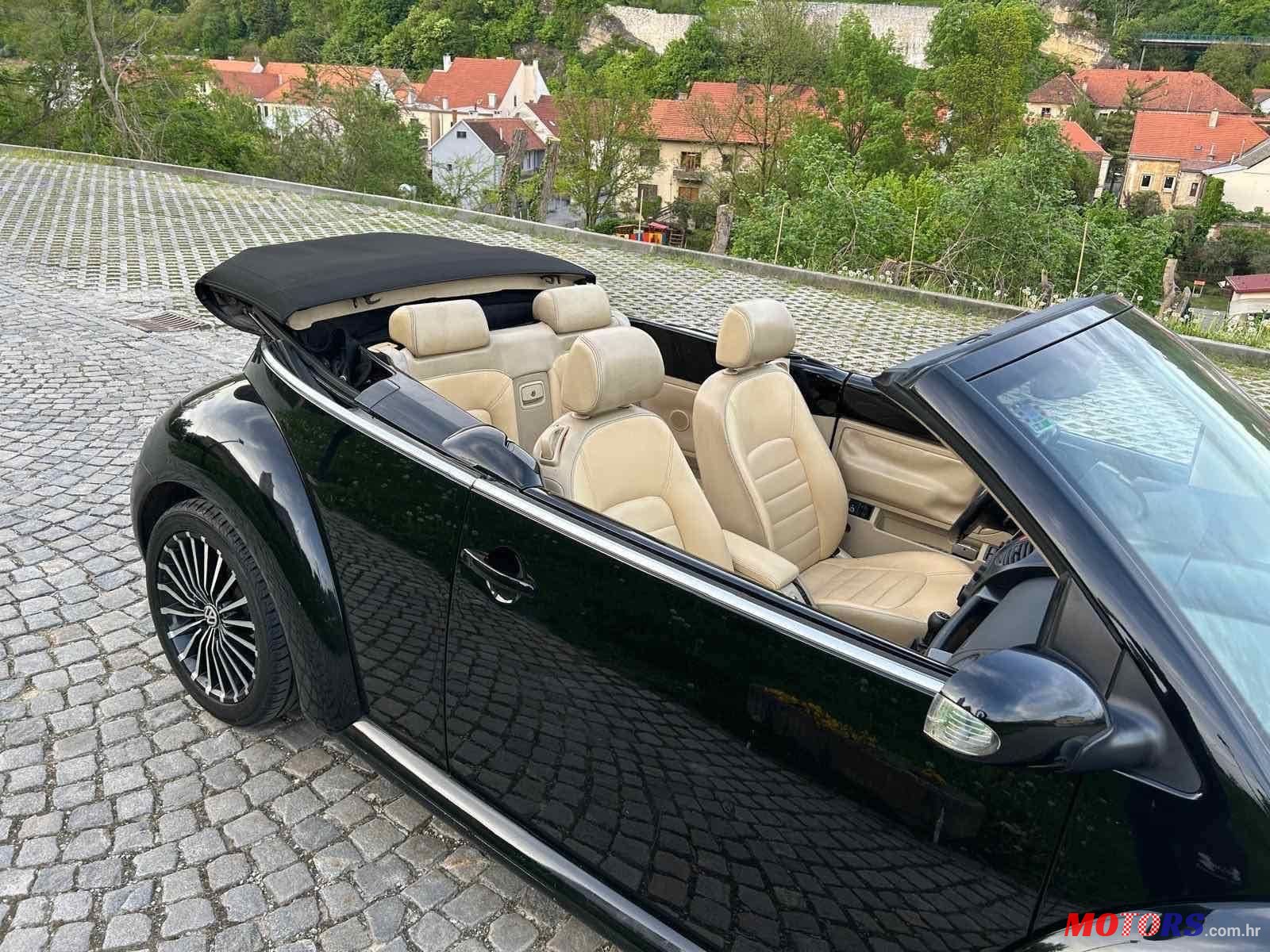 2004' Volkswagen Beetle 1,6 photo #6