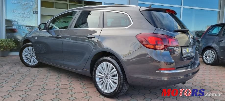 2014' Opel Astra Karavan photo #6