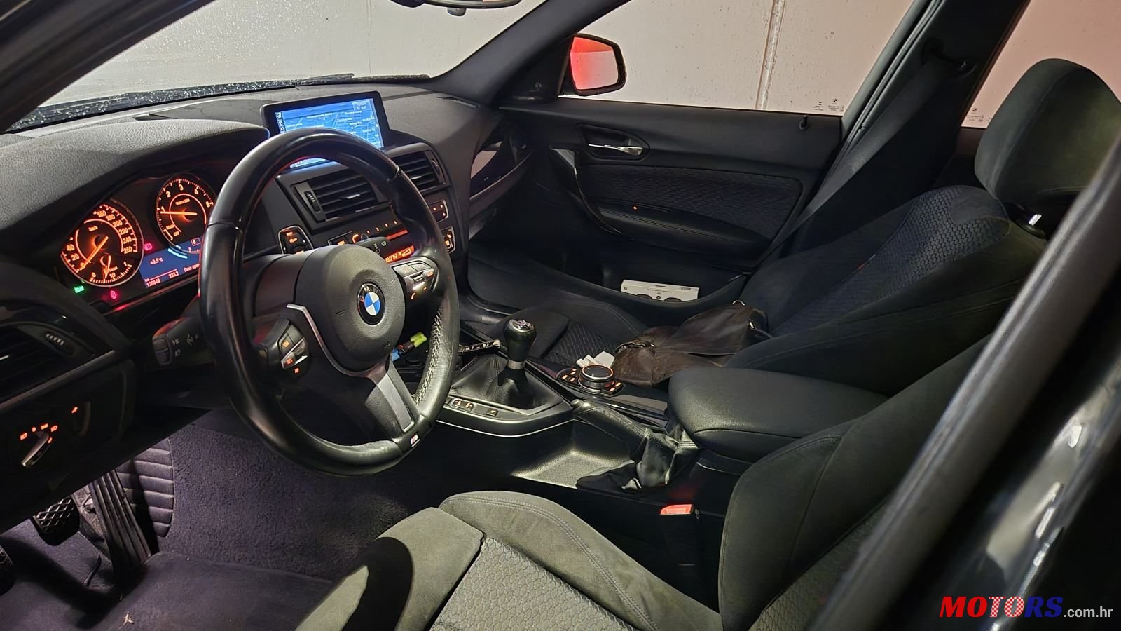 2015' BMW Serija 1 118D M Sport photo #3