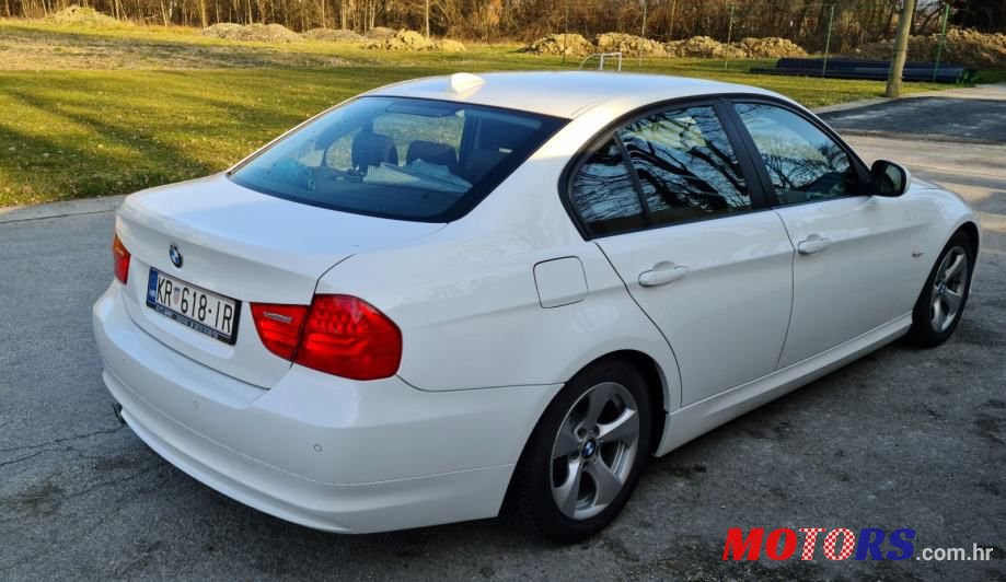 2010' BMW Serija 3 320D photo #4