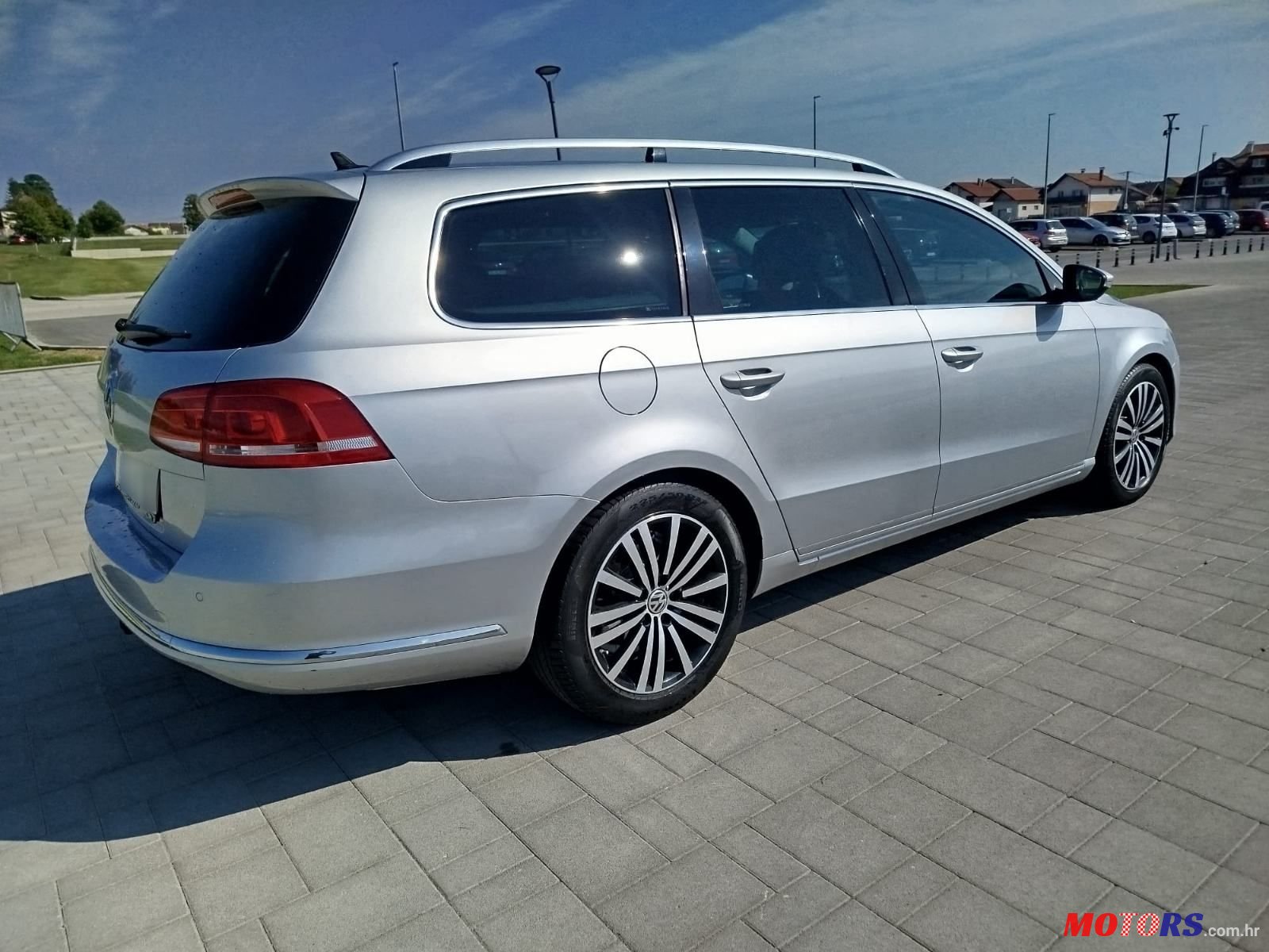 2012' Volkswagen Passat Variant photo #2