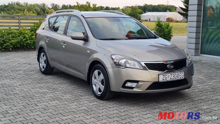 2010' Kia Ceed Sportswagon photo #2