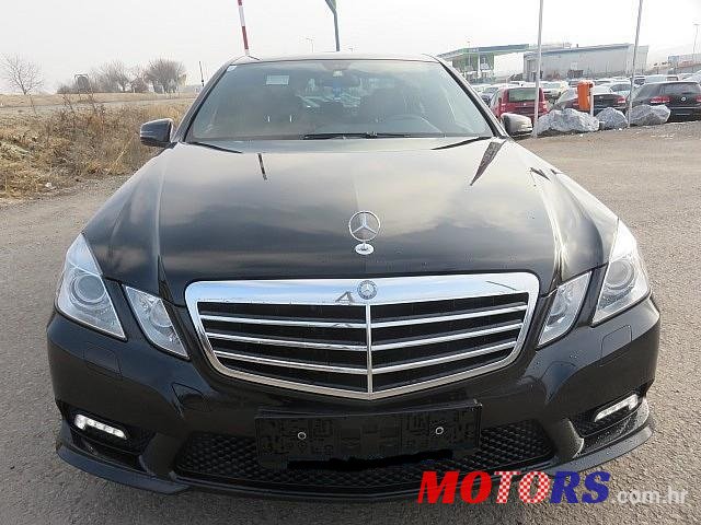 2009' Mercedes-Benz E-Class photo #1